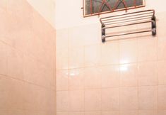In-room Bathroom 7 Merapi Singgalang Guest House