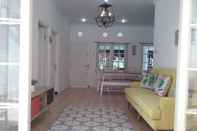 Lobby Rumahku Nyaman Homestay - 3 Bedrooms