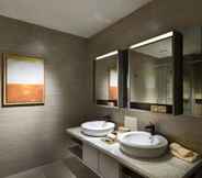 In-room Bathroom 3 Expressionz Suite by iHost Global
