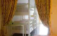 Kamar Tidur 5 The Nimman 13 Guesthouse