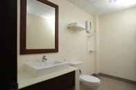 In-room Bathroom Mawin Hotel 