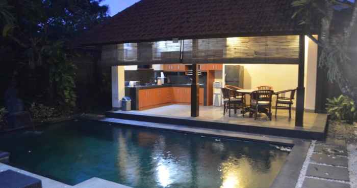 Kolam Renang Villa Lagong