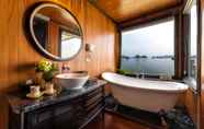 In-room Bathroom 2 La Regina Legend Cruise
