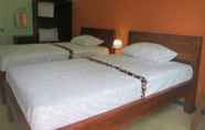 Kamar Tidur 4 The Warong Villa and Guesthouse