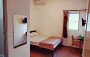 Bilik Tidur 7 Simple Room at Hotel Dahlia Bekonang