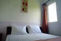 Bedroom Simple Room at Hotel Dahlia Bekonang