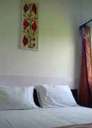 BEDROOM Simple Room at Hotel Dahlia Bekonang