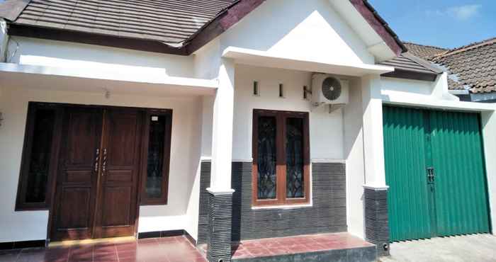 Bangunan 3 Bedroom Homestay Jogja Paten