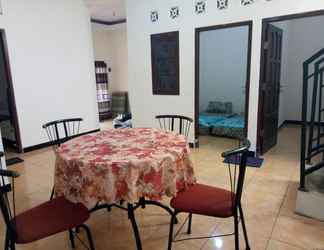 Lobi 2 3 Bedroom Homestay Jogja Paten