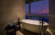 In-room Bathroom 7 Banyan Tree Kuala Lumpur