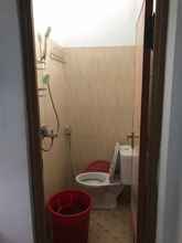 Toilet Kamar 4 Budget Room Zaky Guest House (ZKB)