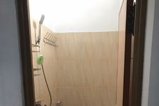 In-room Bathroom Modern Room Zaky Guest House (ZKM)