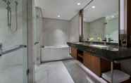 Toilet Kamar 6 Grand Hyatt Jakarta