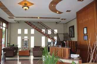 Lobby 4 Karang Sari Hotel