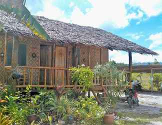 Bangunan 2 Titanic's Nipa Hut