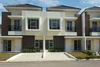 Exterior Minimalist House at Batam Center (SSL)