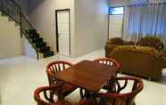 Common Space 2 Duatujuh Homestay