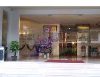 Lobby 2 Scarlet Hotel Makassar