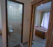 In-room Bathroom 3 Prameswari Homestay