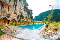 สระว่ายน้ำ Trang An Valley Bungalow