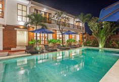 수영장 5 Sahadewa Suites Residence