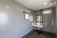 客房内浴室 Binh Duong Resident Hotel