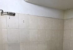 ห้องน้ำภายในห้อง 6 Villa Mutiara Asri - No.8C By Dinda