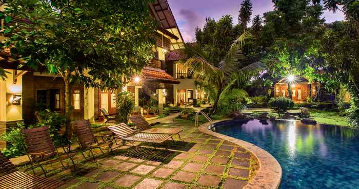 Swimming Pool Duta Boutique Villa