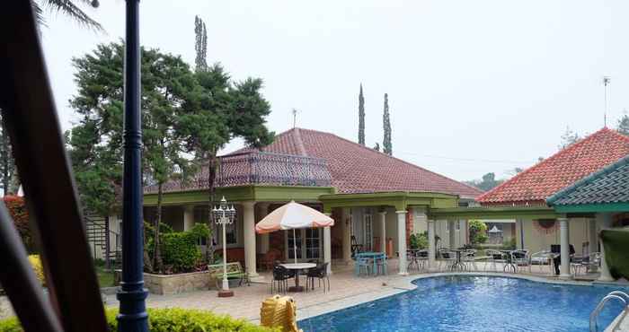 Swimming Pool De One Heritage Village