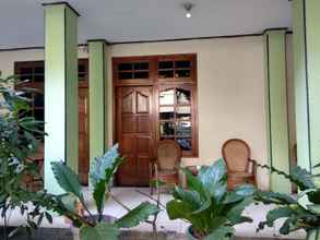 Lobby 4 Mawar Indah Hotel