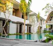 Kolam Renang 4 Sunrise Suite Seminyak by ARM Hospitality