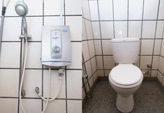 客室内バスルーム 5 Hotel Fifteen Avenue Inn - OYO TM