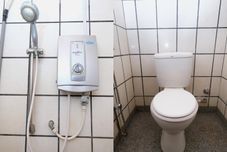 客室内バスルーム Hotel Fifteen Avenue Inn - OYO TM