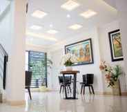 Lobby 5 W Home Express Tebet