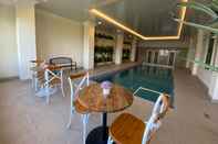 Swimming Pool Hotel Grand Puri Perintis