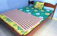 Kamar Tidur 5 Penginapan Ratna Mulya