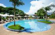 Swimming Pool 4 Bacau Bay Resort Coron