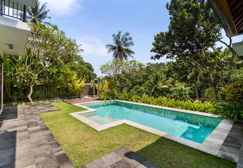 Swimming Pool Annupuri Villas Bali