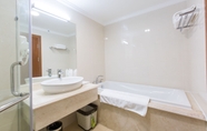 In-room Bathroom 6 New Day Hotel Ha Long