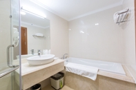 Toilet Kamar New Day Hotel Ha Long