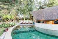 Swimming Pool luxury villa seminyak