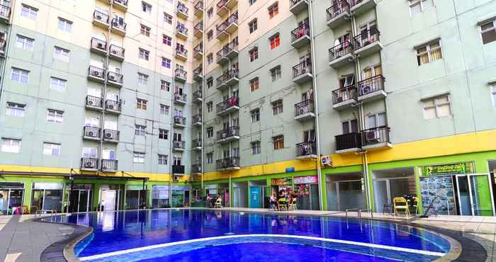 Swimming Pool The Suites Metro Apartemen by Astha