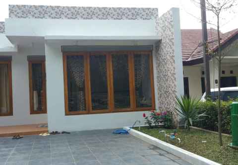 Exterior Cozy Villa Mawar