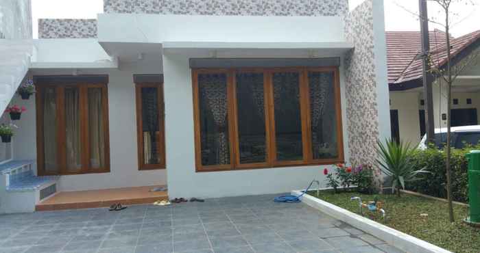 Exterior Cozy Villa Mawar