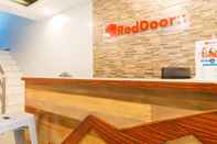 Lobby RedDoorz near Bambang Station