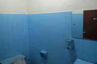 Toilet Kamar Marang Village Resort & Spa