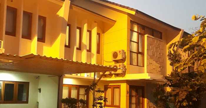 Exterior Kirana Guest House