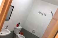 Toilet Kamar Jami’s Apartelle