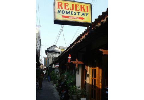 Exterior Rejeki Homestay Syariah