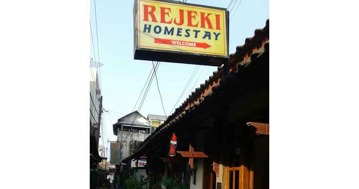 Exterior Rejeki Homestay Syariah